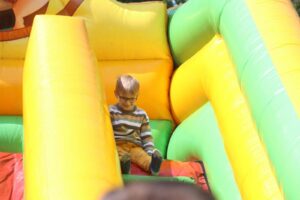 Kolorowy Świat Dziecka - festyn dla dzieci niesłyszących w Olsztynie, ul.M.Grzegorzewskiej