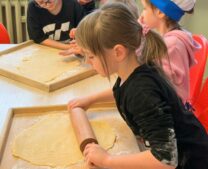 ŚWIĄTECZNE PRZYGOTOWANIA W NASZYCH NAJMŁODSZYCH KLASACH!